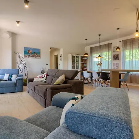 Mit Privatpool Fuer 8 Personen Ca 130 Qm In Vintijan, Istrien Istrische Riviera * 普拉