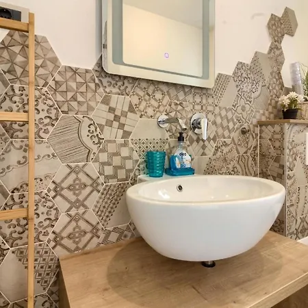 Mit Privatpool Fuer 8 Personen Ca 130 Qm In Vintijan, Istrien Istrische Riviera 度假居